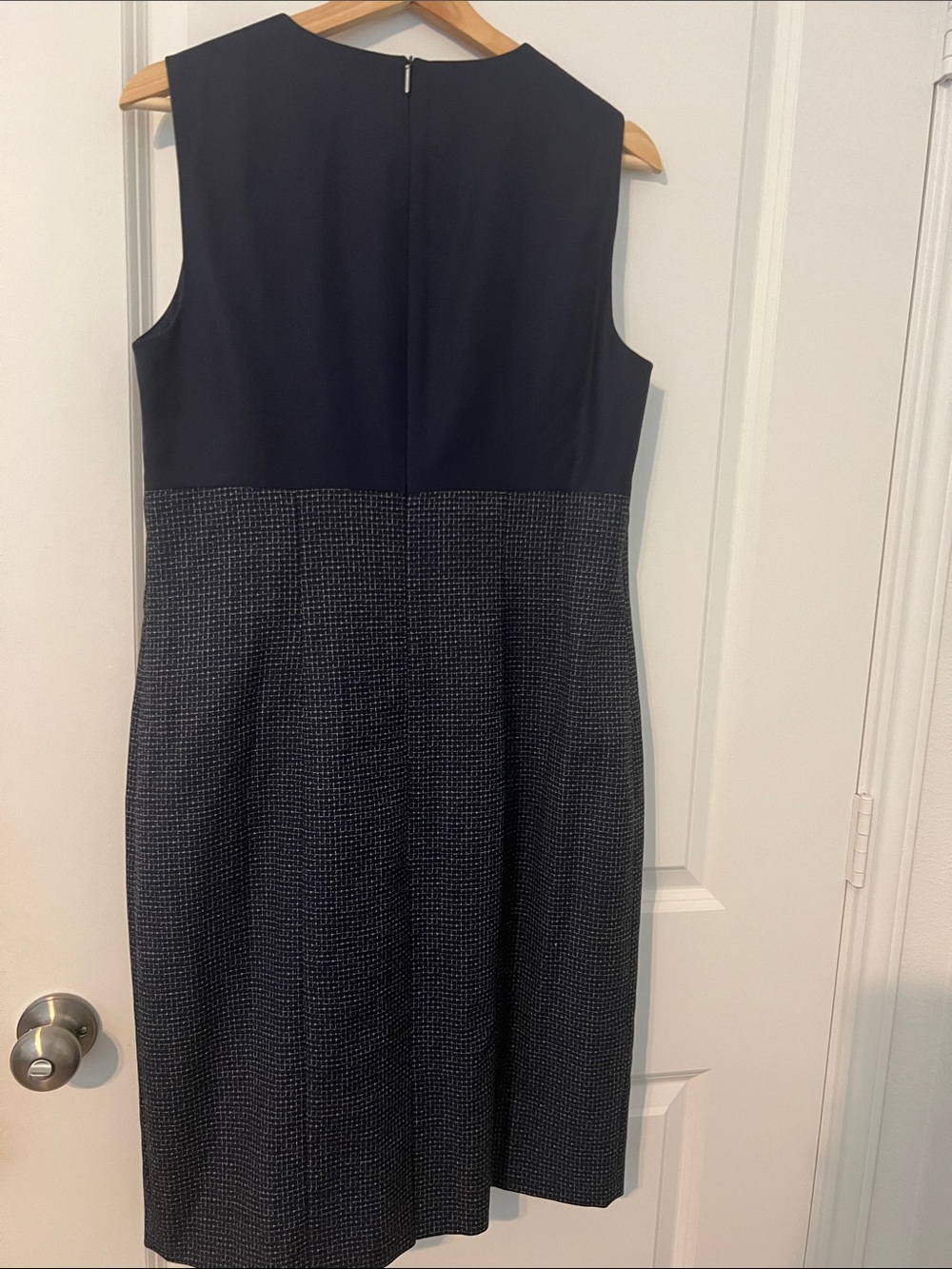 Hugo Boss dress. - Picture 4 of 9